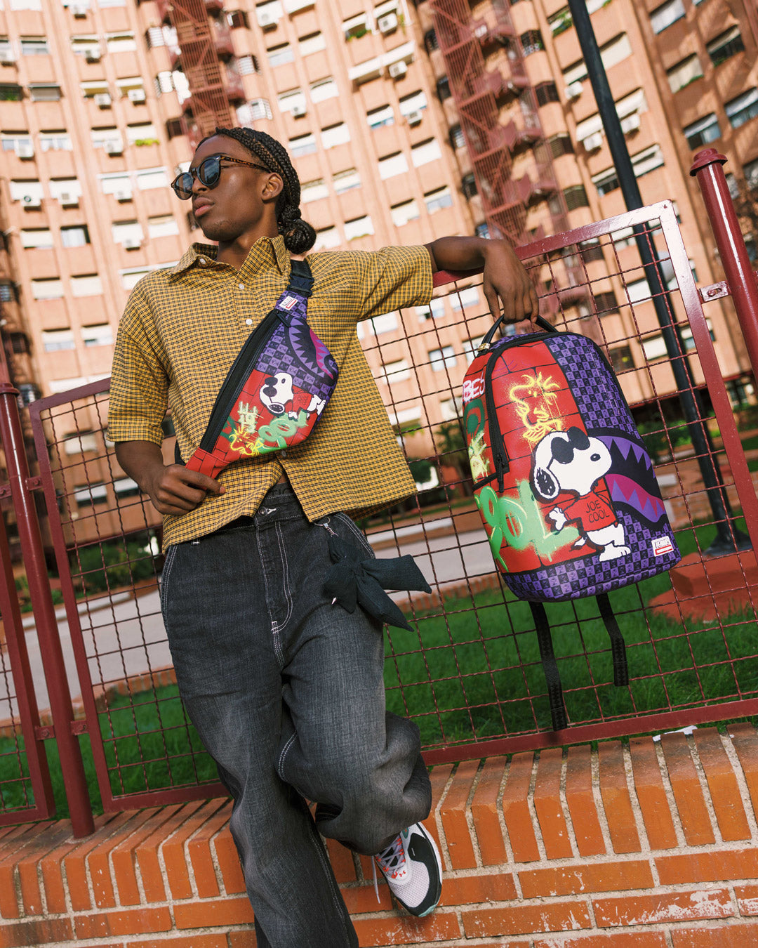 SNOOPY JOE COOL SAVVY CROSSBODY